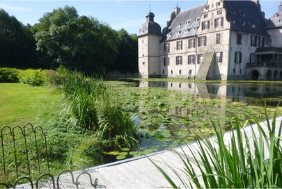 Schloss Bodelschwingh vor dem Seerosenschnitt
